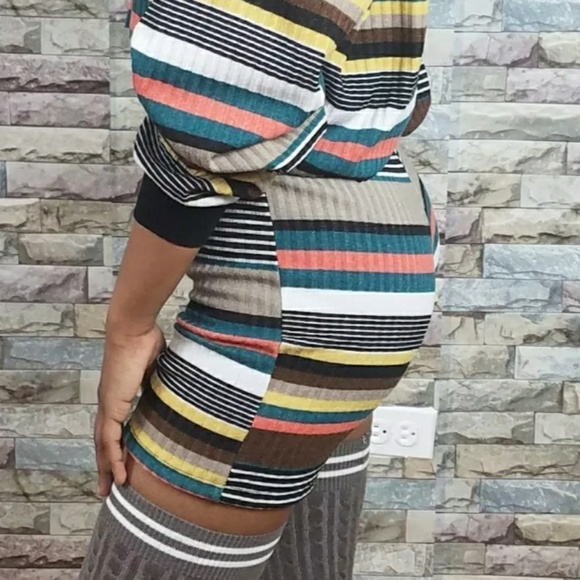 Cropped Sweater & Shorts Set - Picture 3 of 4